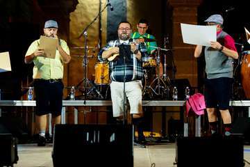  La Murgota de Telde estrena con éxito en Gáldar su espectáculo 'Los chicos del coro'/TA.